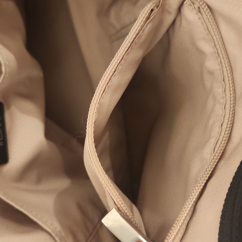 Tumi NWOT Everyday Tote - Picture 9 of 14
